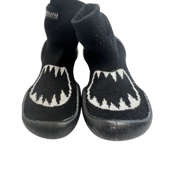 Nununu Collegien Roar Slippers in Black - Picture 4 of 9